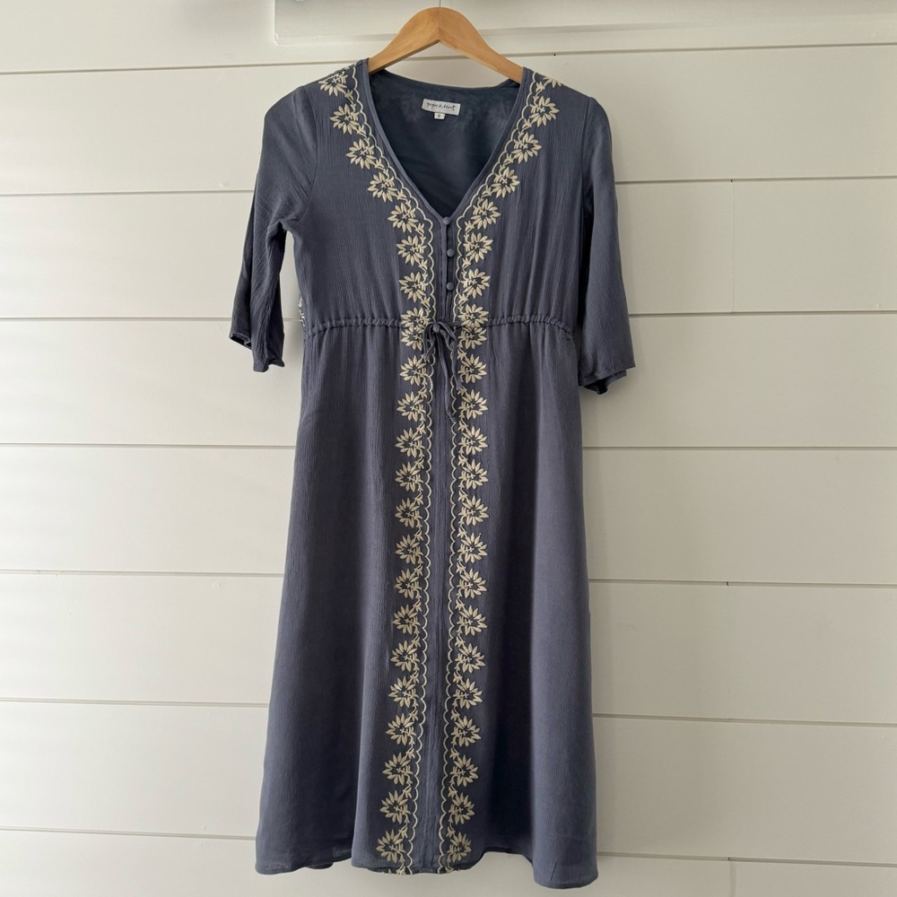 Piper & Scoot dusty blue boutique dress with cream floral stitching. Size Small